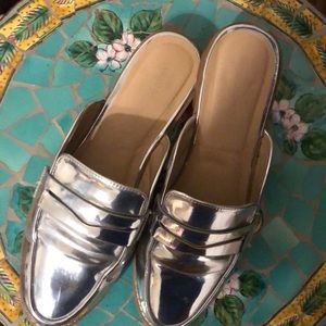 Metallic silver slippers/flats